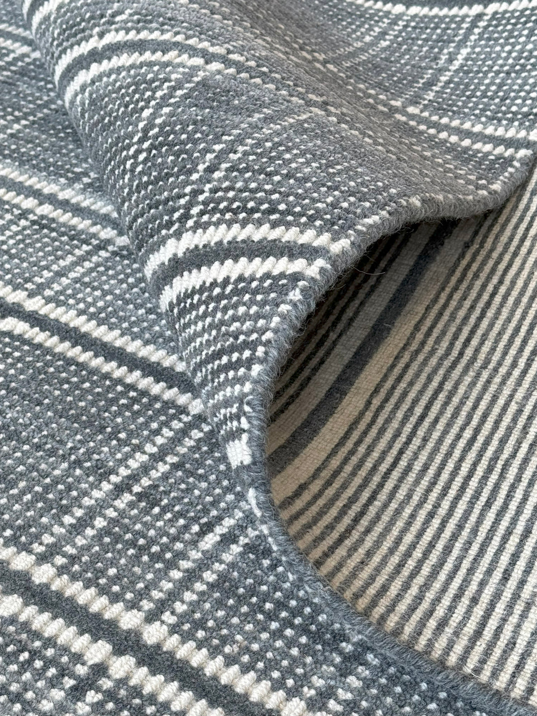 Linea Charcoal