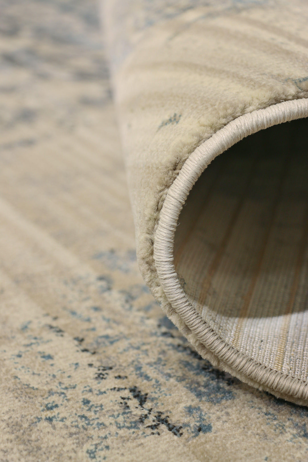 Art 42 - Area Rug Shop
