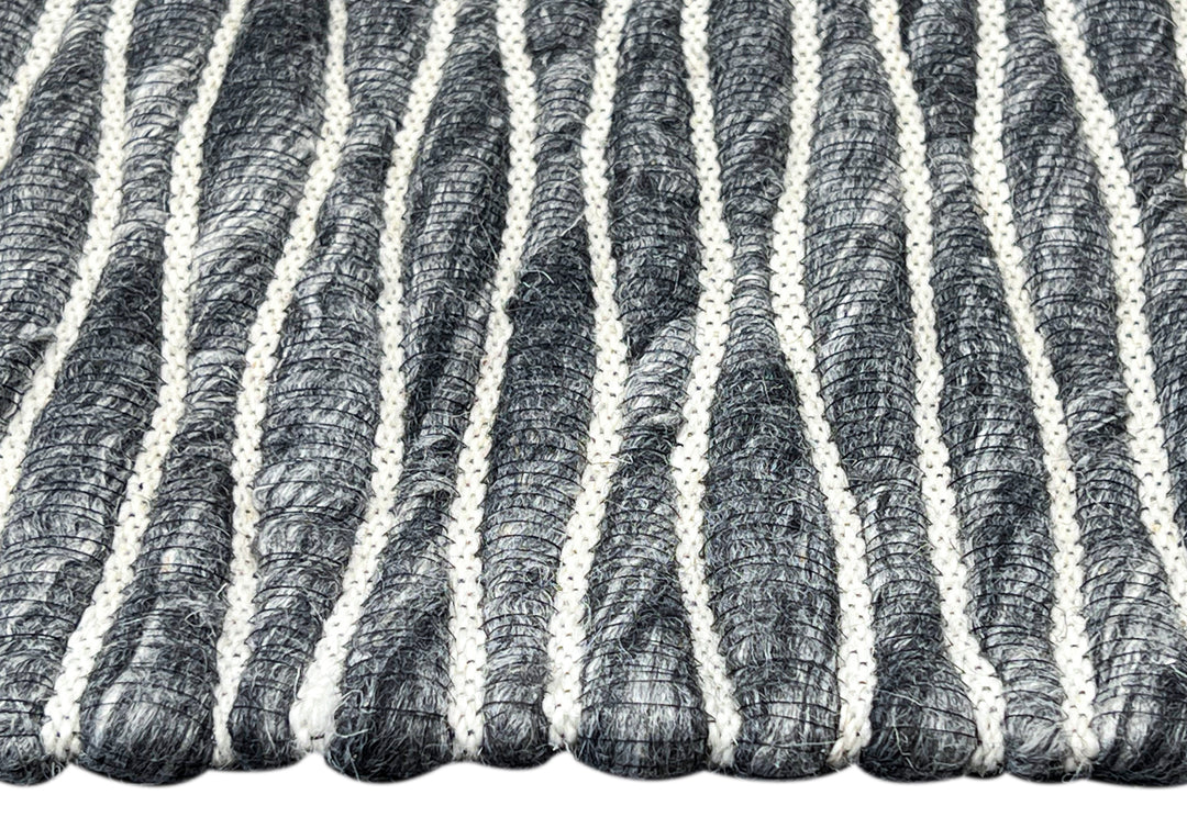 Shelly Wool Charcoal/Ivory